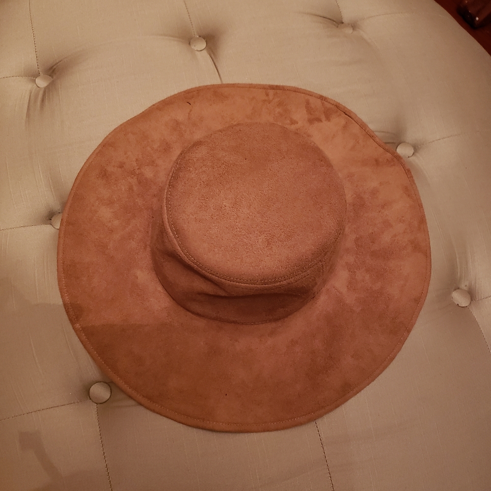 Chico's Chic Tan Suede Hat